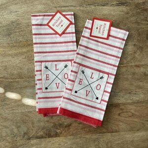 5/$20 NEW Set of 2 Valentine Kitchen Towels